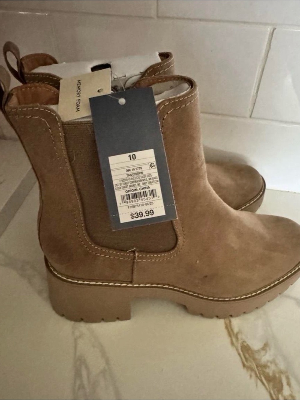 Universal Thread Chunky Chelsea Boot - Light Brown Suede